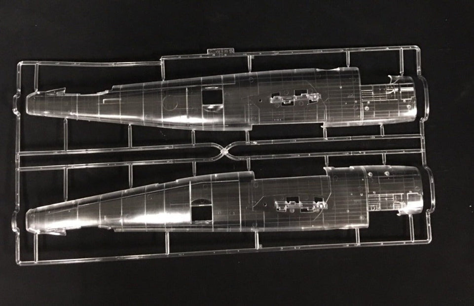 1/32 B-25J MITCHELL 'STRAFER'-CRYSTAL VERSION W/BONUS PARTS HONG KONG MODEL 01S01