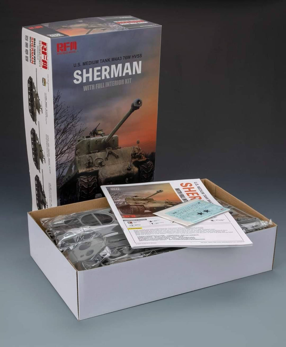1/35 M4A3 76W HVSS Sherman w/ FULL INTERIOR and Individual Track Links - Ryefield #5042