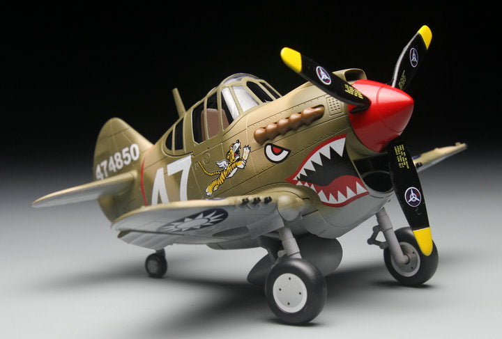 QT CURTISS P-40 WARHAWK AND PILOT (PUPPY PILOT) TIGER MODELS TT002