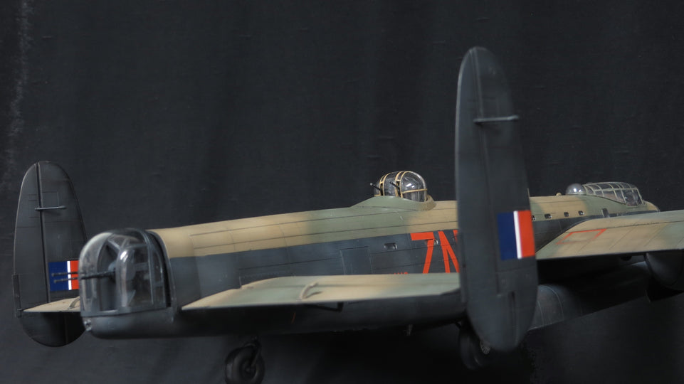 1/48 Avro Lancaster B Mk.I Bomber with Interior Detail by Hong Kong Model