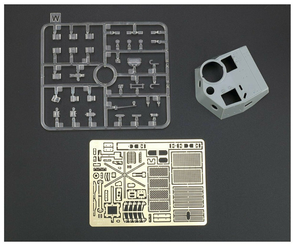 1/35 PZ.KPFW.VI AUSF C/B (VK36.01) WITH INTERIOR RYEFIELD MODEL RFM-RS3001