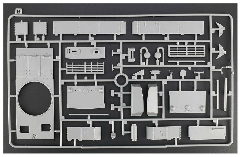 1/35 PZ.KPFW.VI AUSF C/B (VK36.01) WITH INTERIOR RYEFIELD MODEL RFM-RS3001