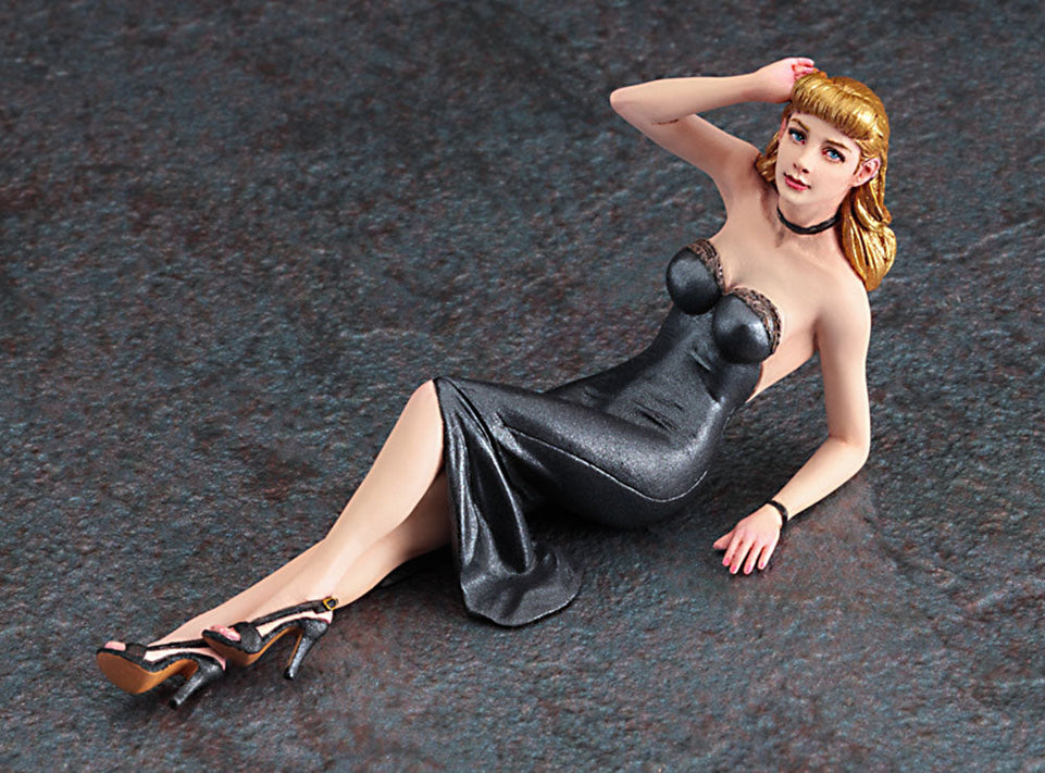 1/20 NOSE ART GIRL'S FIGURE "BLONDIE" by HASEGAWA