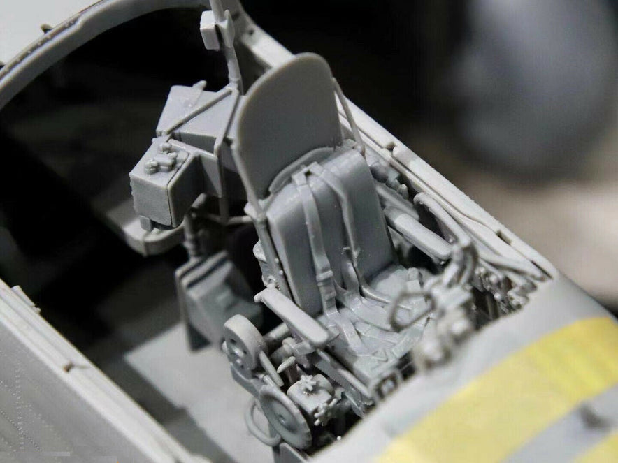 1/32 Avro Lancaster B Mk.I/III with Full Engines and Interior Detail by Border Models