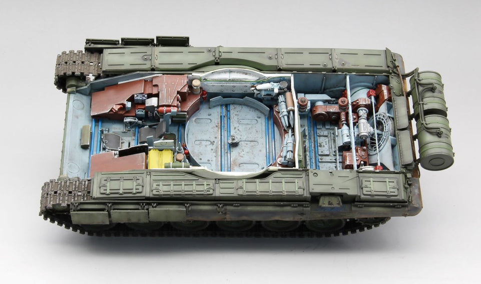 Amusing Hobby 35A050 1/35 Russian T-90A MBT w/ Full Interior & Movable Tracks