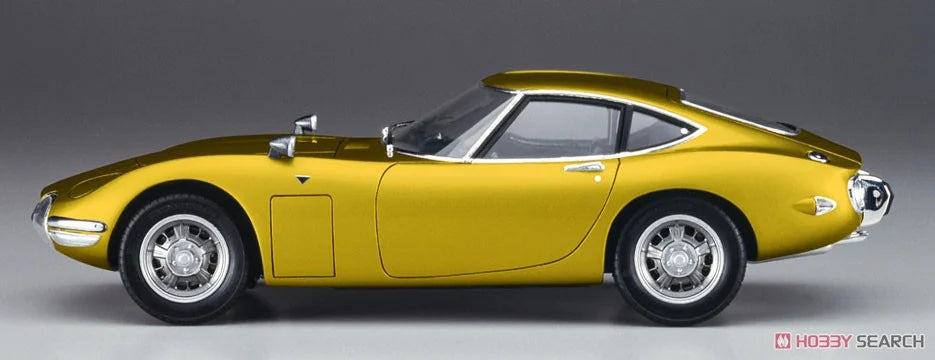 1/24 Toyota 2000GT “GOLD” w/ 60’s Girl Figure