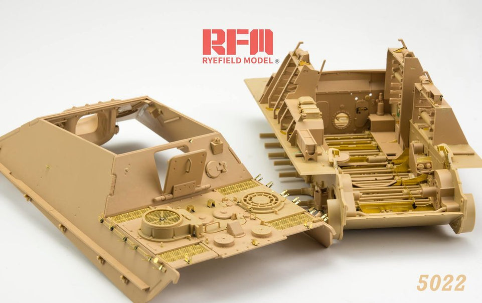 1/35 JAGDPANTHER G2 WITH FULL INTERIOR RYEFIELD MODEL 5022