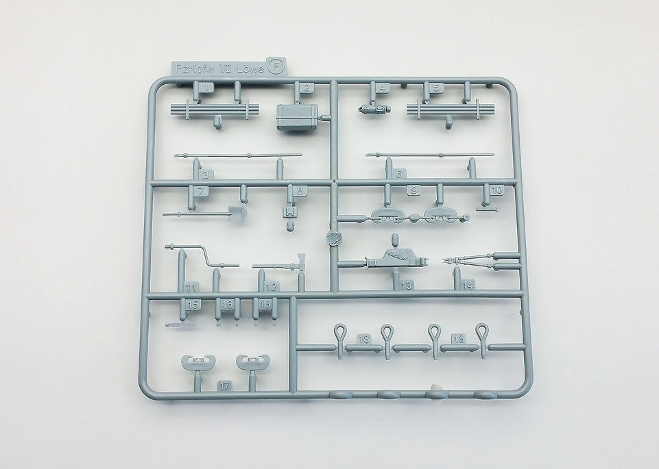 Amusing Hobby 35A016 1/35 WWII Flakzwilling E-100 w/ individual track links