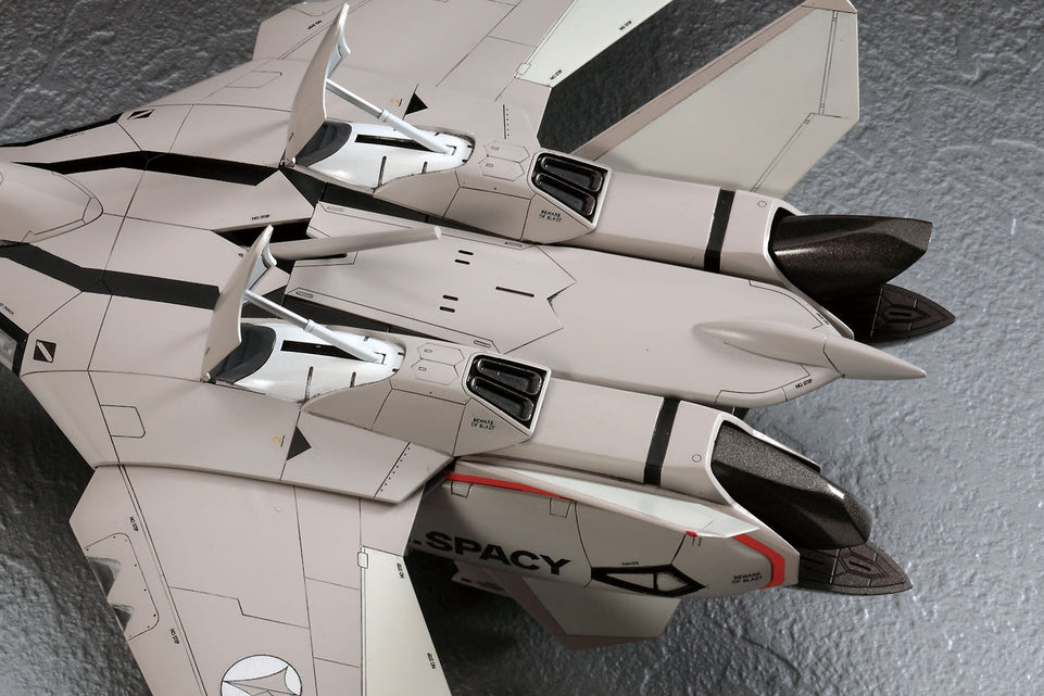 “Macross Plus” 1/72 VF-11B Thunderbolt by Hasegawa