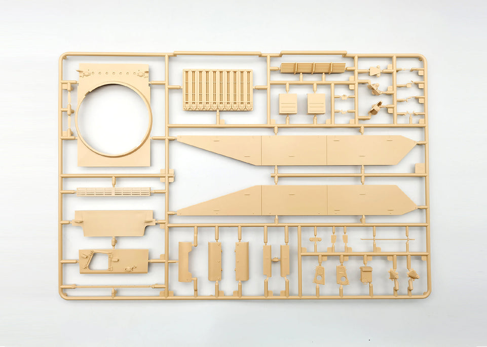 Amusing Hobby 35A029 1/35 British FV4005 Stage 2 Self-Propelled Gun with Movable Tracks