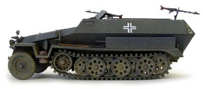 1/35 SD.KFZ. 251/1 AUSF.C SCHUTZENPANZER AFV CLUB AF35078