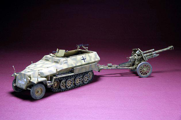 1/35 (discontinue) GERMAN SD. KFZ.251/4 AUSF. C/LEFH18/40