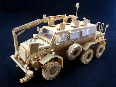 1/35 "BUFFALO" 6X6 MPCV (2004-2006 PRODUCTION) BRONCO MODELS CB35100