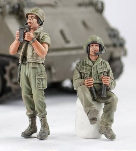 1/35 U.S. ARMY M113 ACAV CREW IN VIETNAM WAR (4 FIGS) W/BASE HOBBY FAN 741