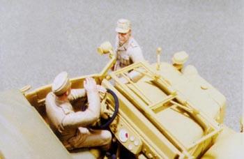 1/35 SDKFZ11 CREW #1 AFRIKA KORPS-2FIGS