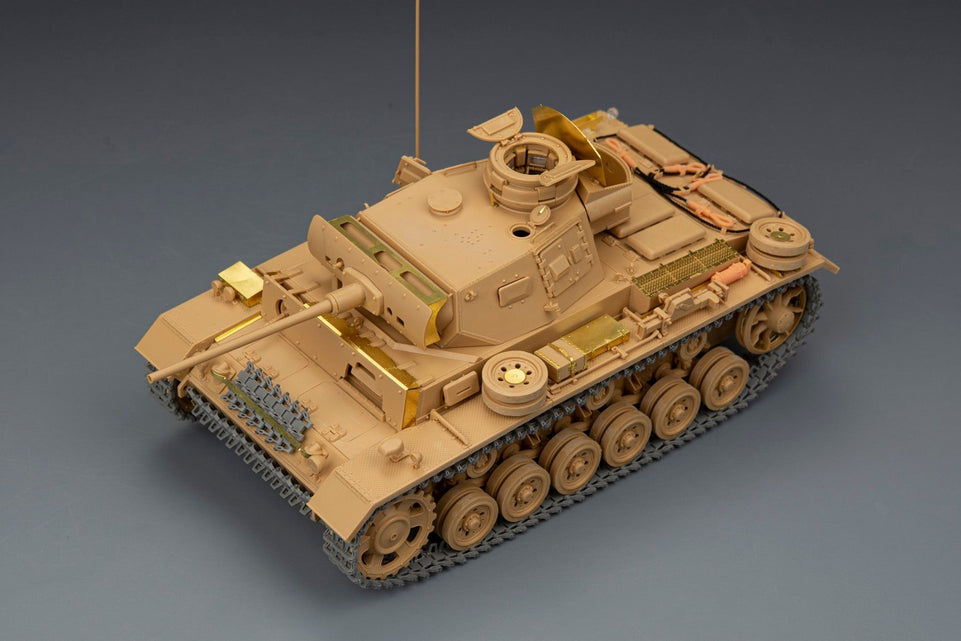 1/35 WWII Pz. Kpfw. III Ausf.J  with individual track links RyeField Model RFM-RM5070