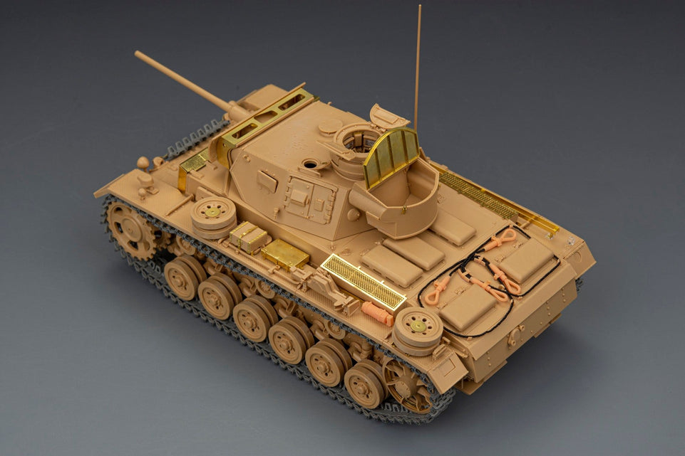 1/35 WWII Pz. Kpfw. III Ausf.J  with individual track links RyeField Model RFM-RM5070