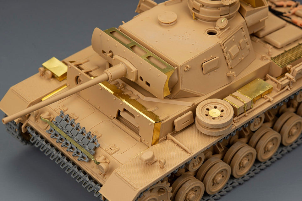 1/35 WWII Pz. Kpfw. III Ausf.J  with individual track links RyeField Model RFM-RM5070