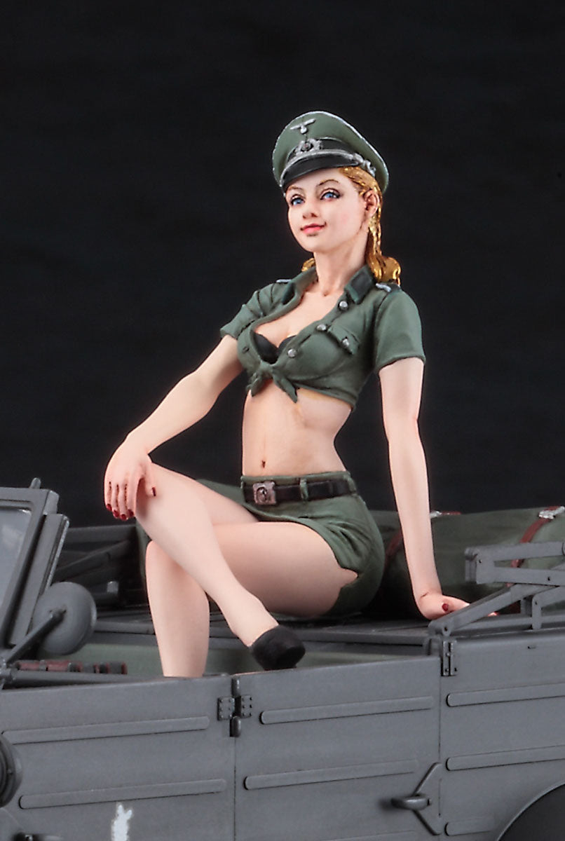 1/24 Pkw.K1 KUBEL EAGEN TYPE 82 w/ BLOND WH GIRL RESIN FIGURE by HASEGAWA