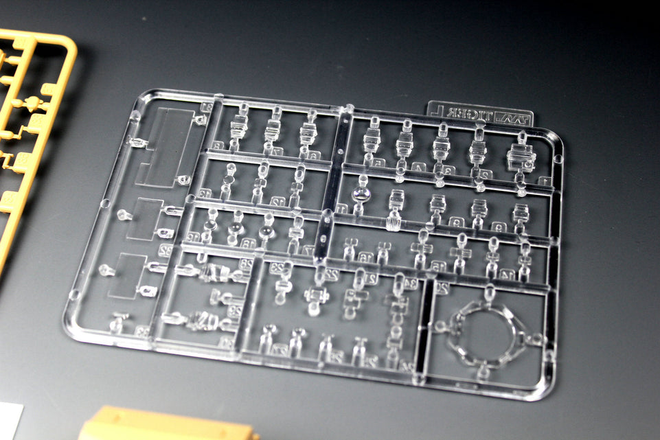 1/35 FRENCH ARMORED VEHICLE ERC-90 F1 LYNX TIGER MODELS 4632