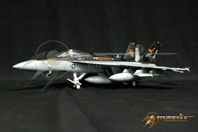 1/72 F/A-18E SUPER HORNET "VFA-147 ARGONAUTS"