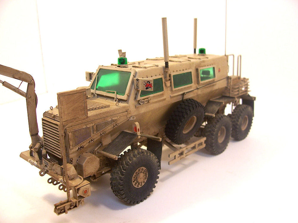 1/35 "BUFFALO" 6X6 MPCV (2004-2006 PRODUCTION) BRONCO MODELS CB35100