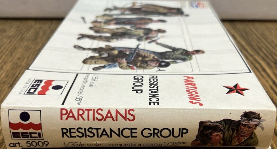 VTG ESCI ERTL Partisans Resistance Group 1/35 Model Kit #5009 USA