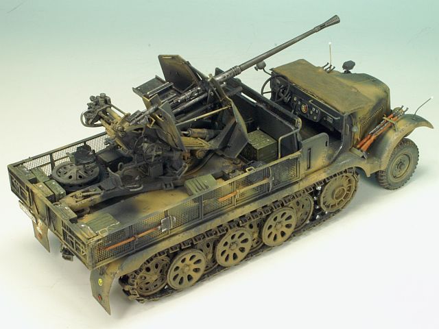 1/35 SD.KFZ 6/2 (BN9) 3.7cm FLAK36 HALF-TRACK 5T (EARLY/LATE) BRONCO MODELS CB35043