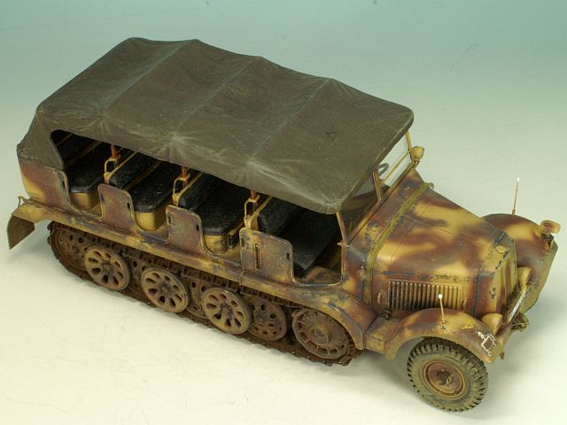 1/35 SD.KFZ.6 - MITTLERER ZUGKRAFTWAGEN 5T (BN9B) PIONEER VERSION BRONCO MODELS CB35041